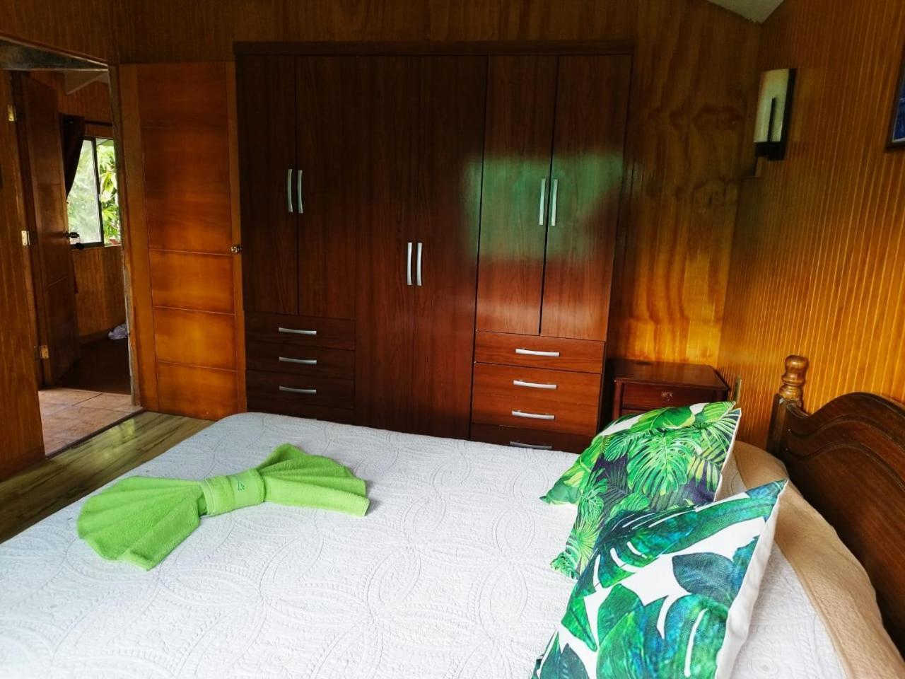 Hostal Avareipua Hanga Roa Luaran gambar